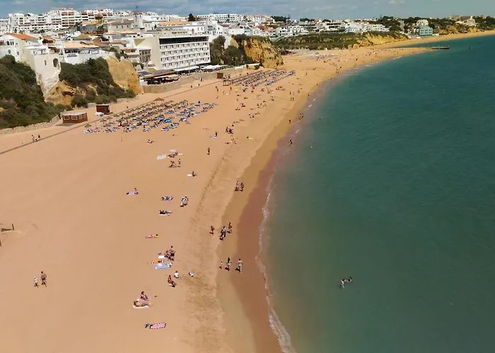 Albufeira Beach Apartment Αλμπουφέιρα