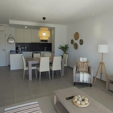 Albufeira Beach Apartment * Albufeira